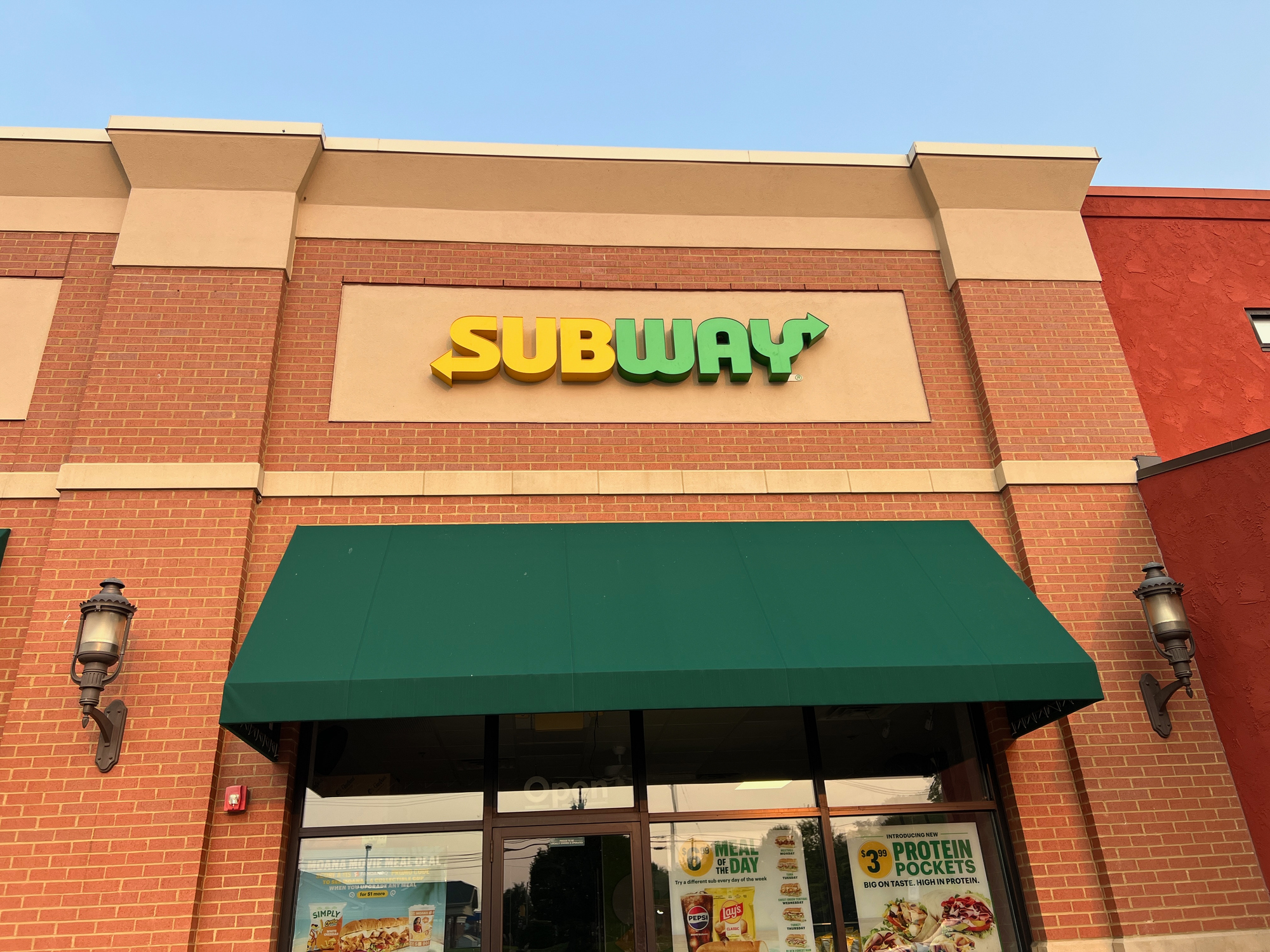 a subway restaurant