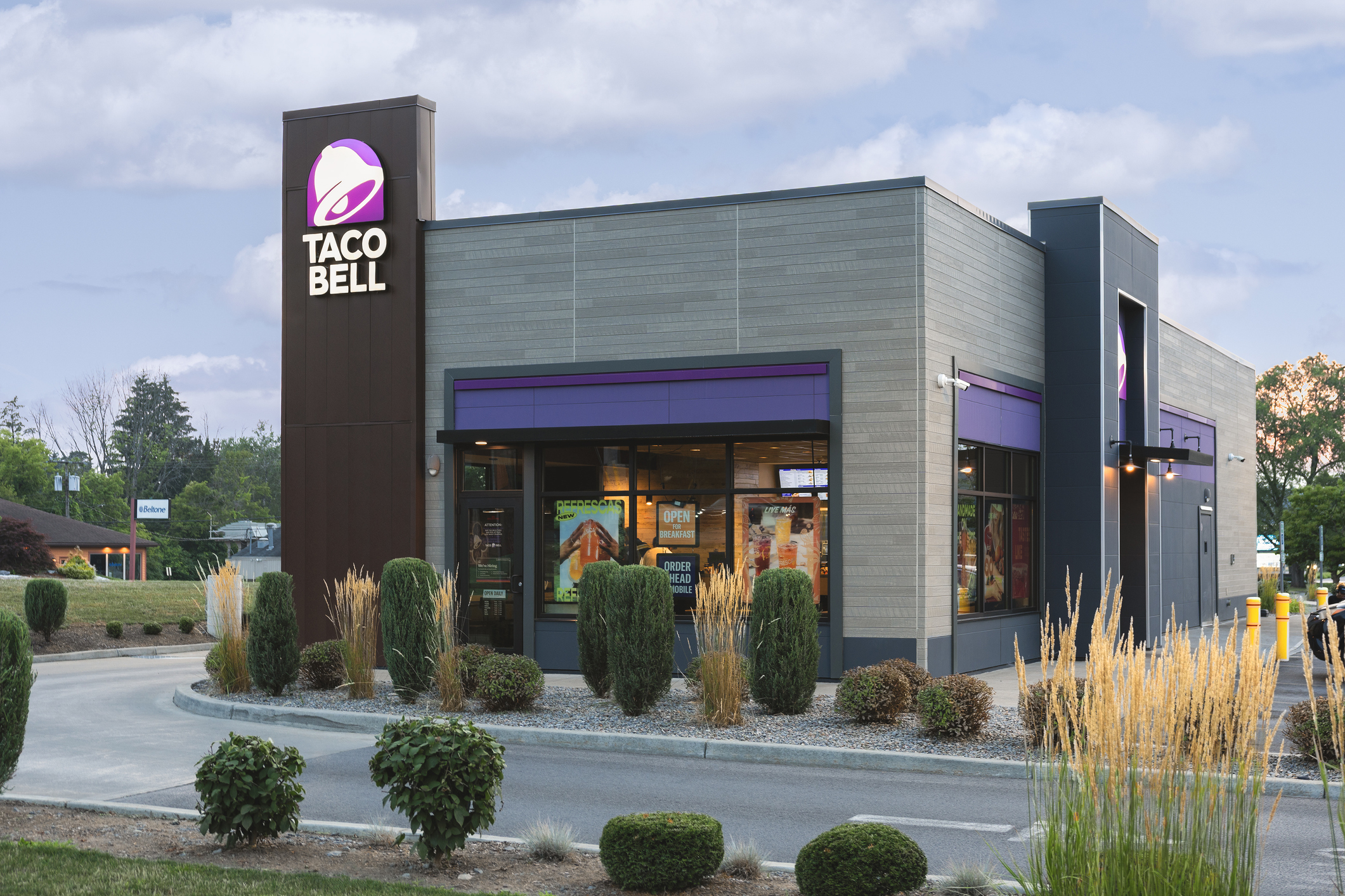 a taco bell restaurant
