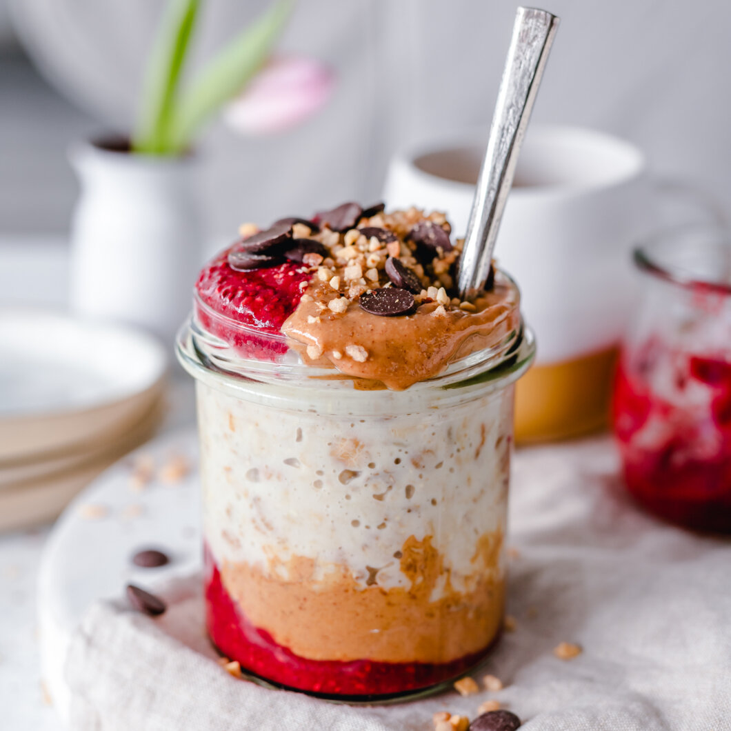 Raspberry and Peanut Butter Overnight Oats
